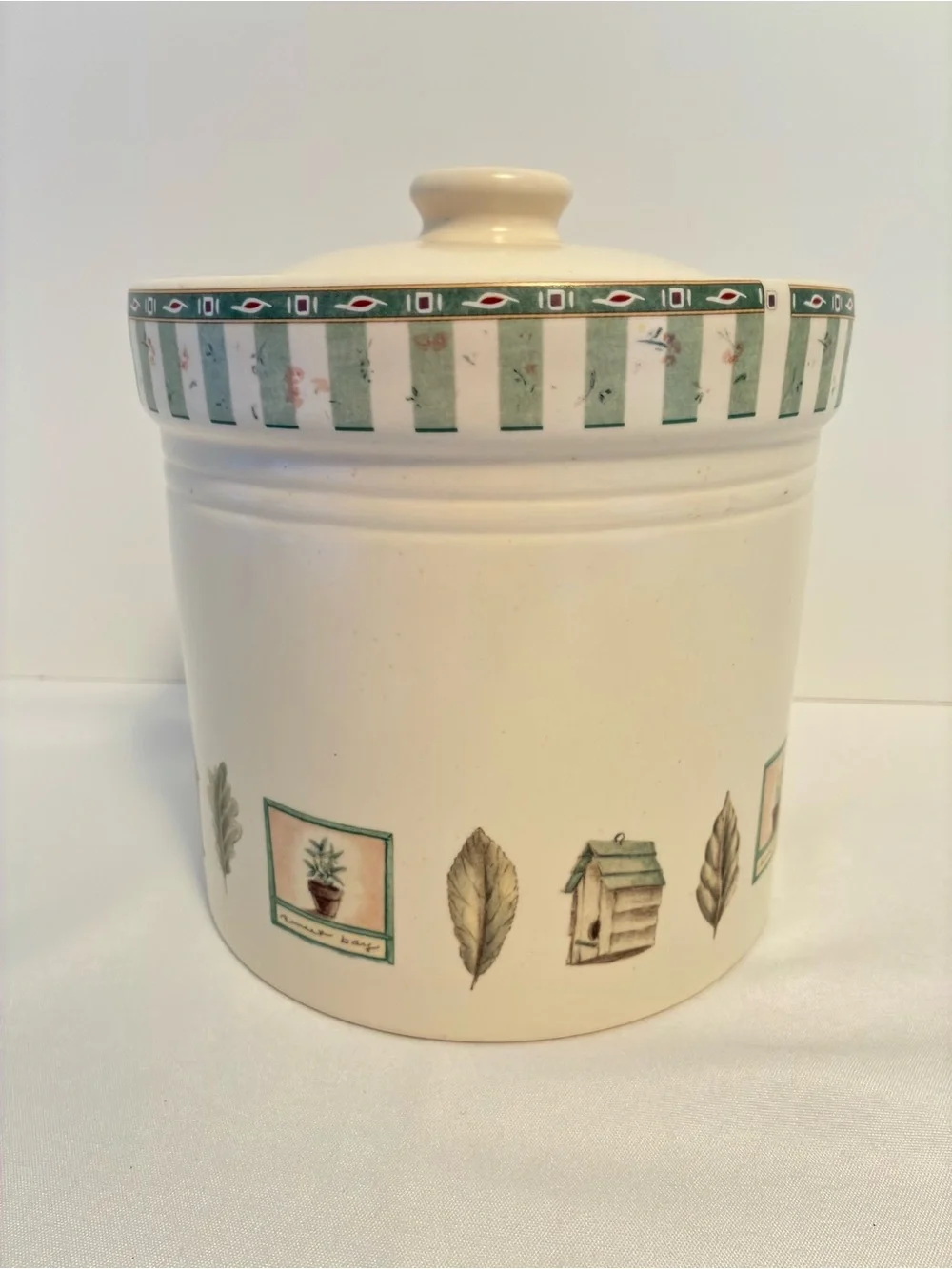 Pfaltzgraff Naturewood #501 Large Stoneware Canister With Lid